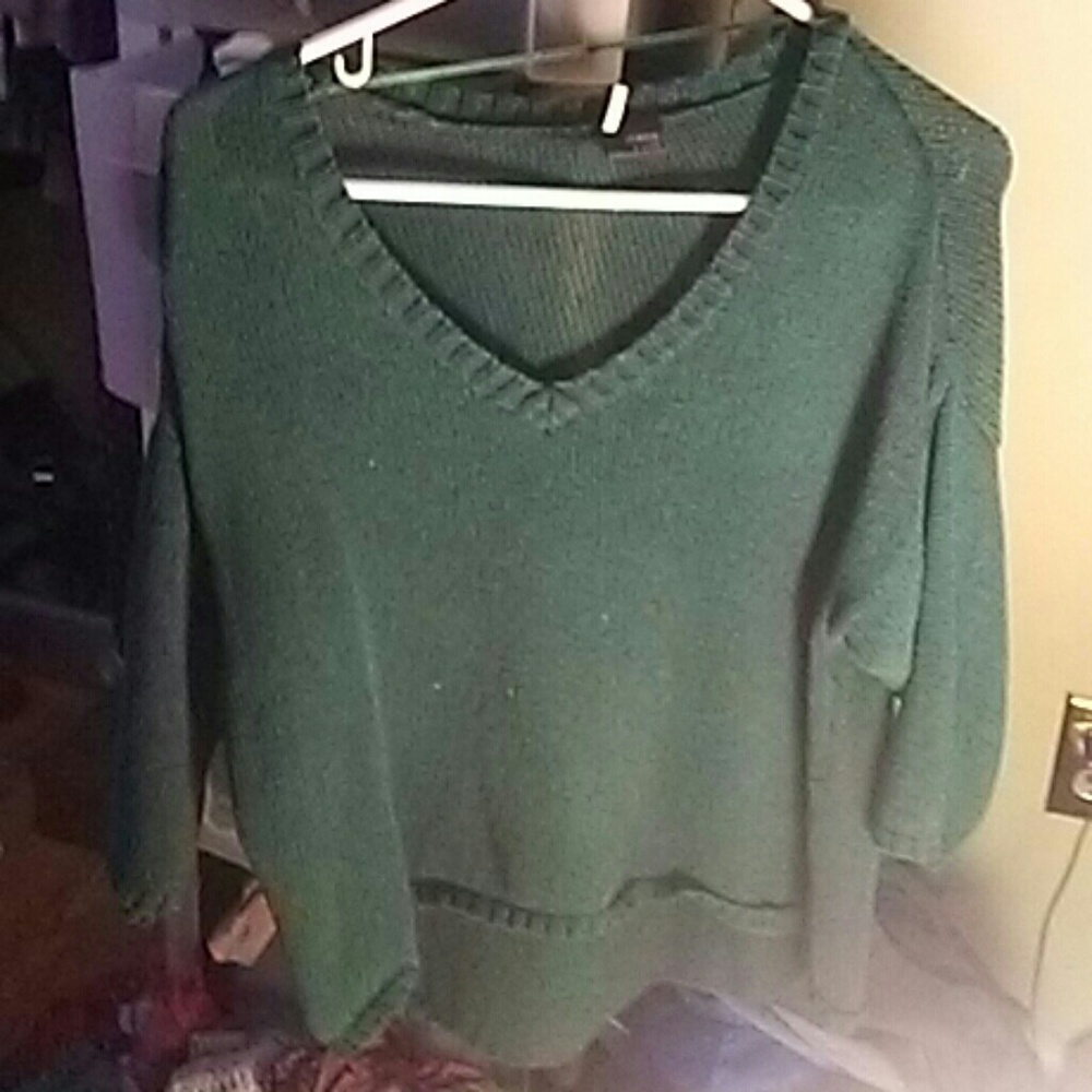 Cropped lightweight sweater